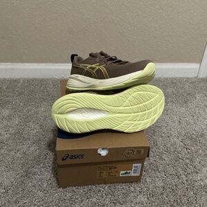 NWT ASICS Gel Cumulus 27 Taupe Grey-Black